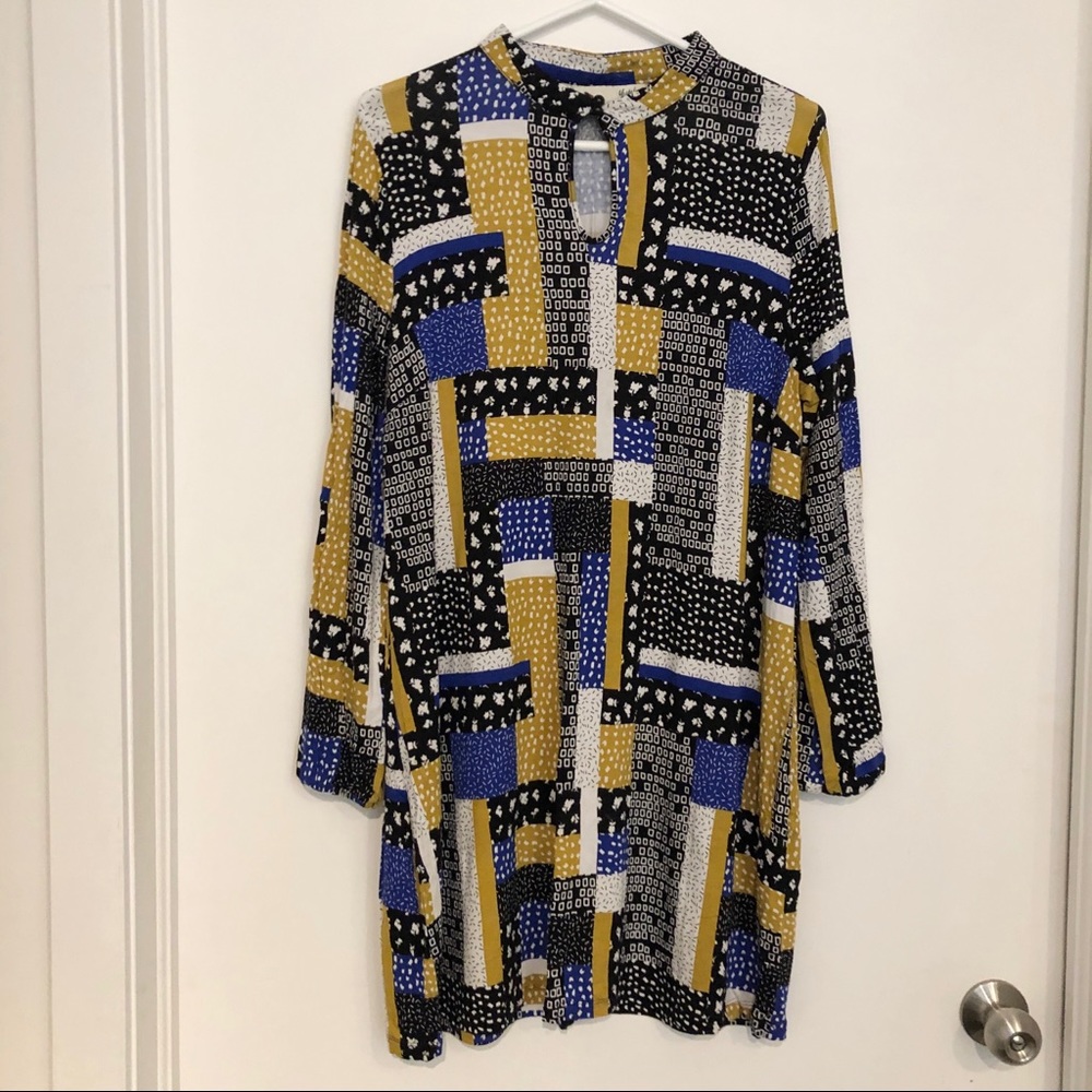 Yumi stretchy print dress size 12